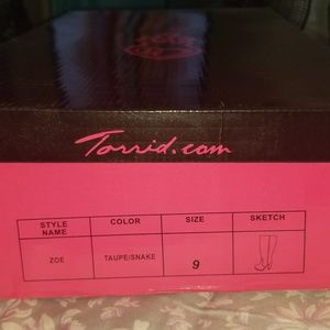 WIDE CALF KNEE HIGH BOOTS